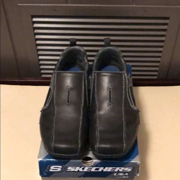 Urban track slip on casual shoes. - Picture 1 of 6